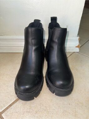 Soda Black Chunky Chelsea Platform Ankle Boots